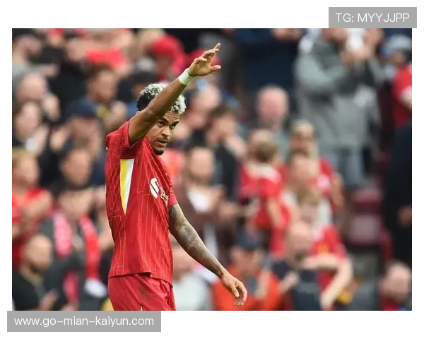 利物浦左翼持续强攻，迪亚斯搓射稍稍打偏