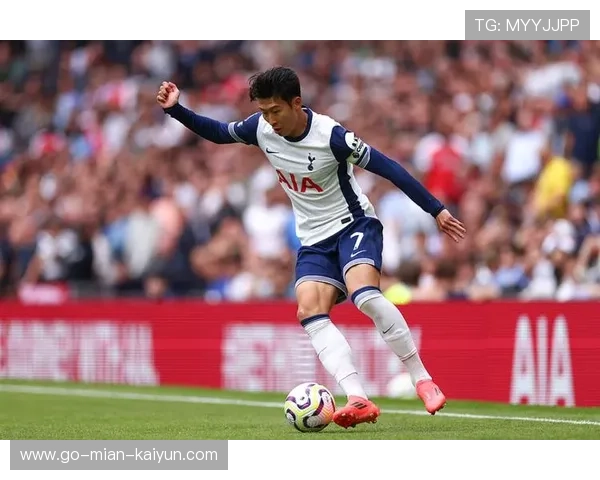 孙兴慜快速回追破坏反击，热刺攻守两端表现全面